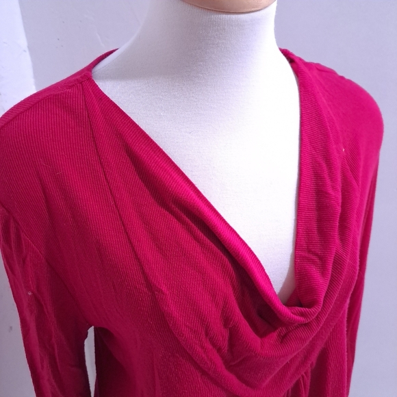 BCBGMAXAZRIA | Hot pink tunic style lightweight sweater - Picture 4 of 8